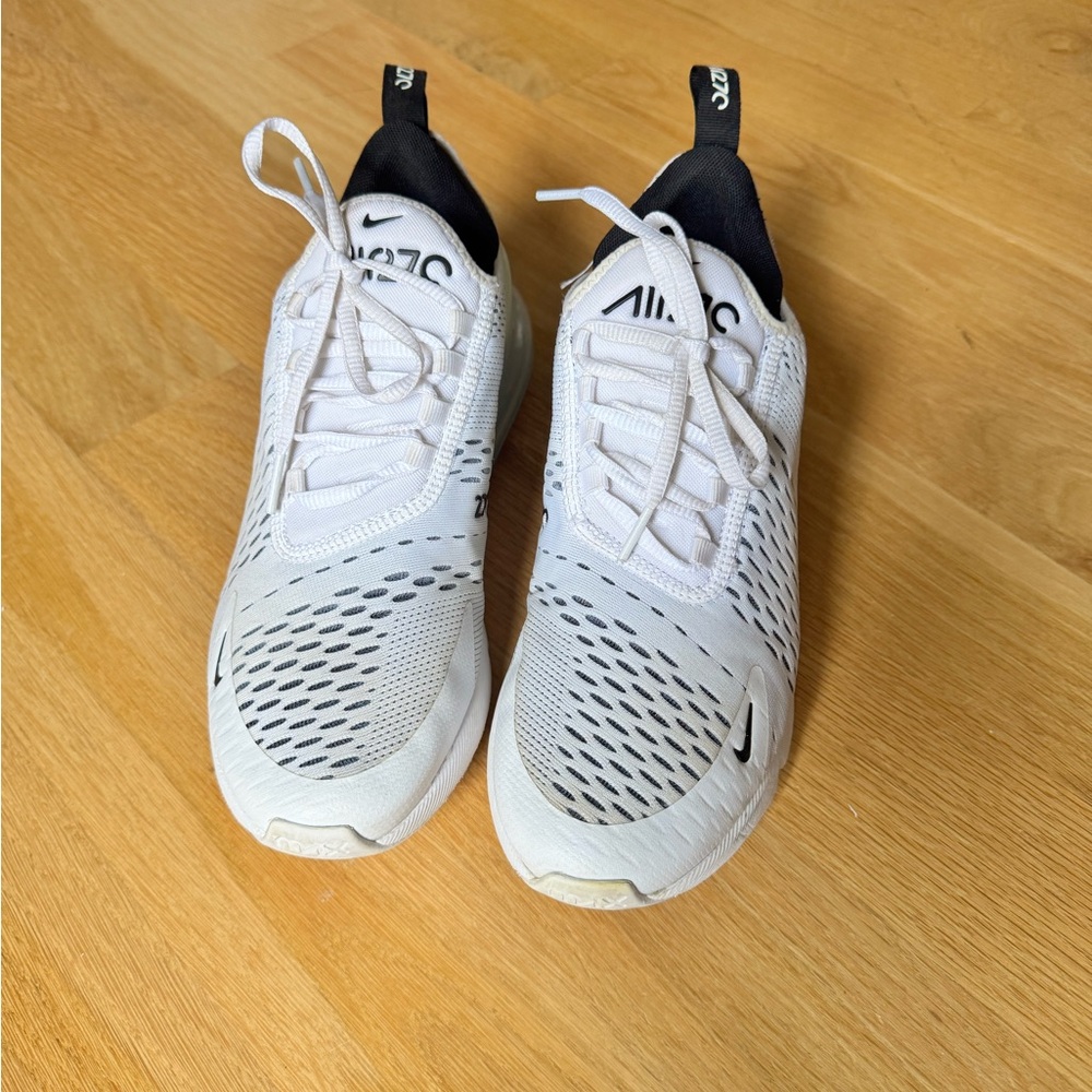 Nike White and Black Air Max 270 Lightweight Sneakers